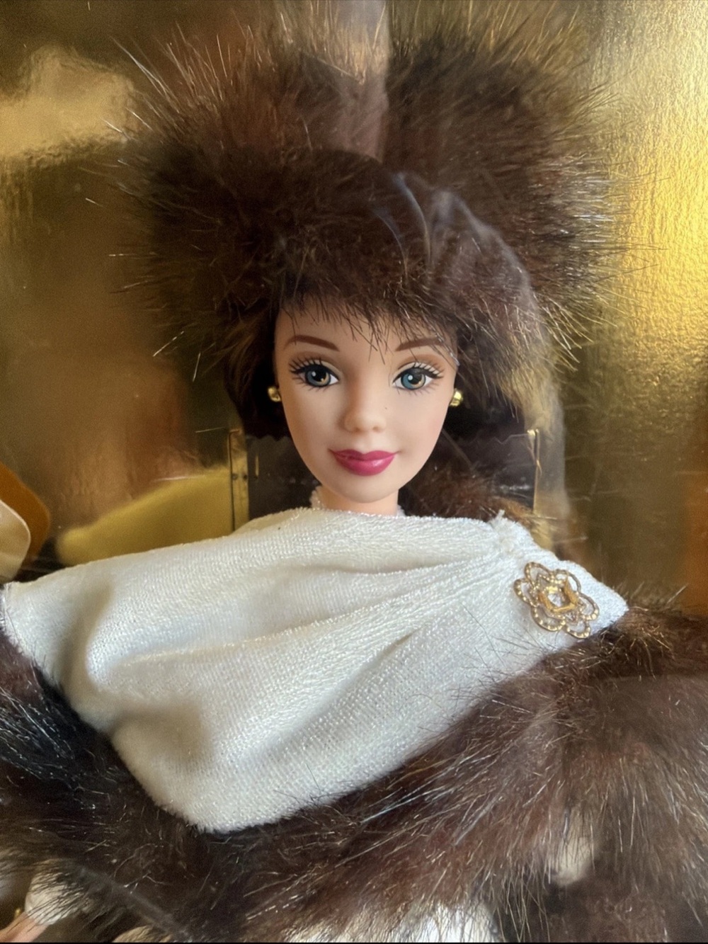 2001 Mattel Barbie Winter Classic Special Edition Faux Fur Vintage 52996 - Picture 2 of 8